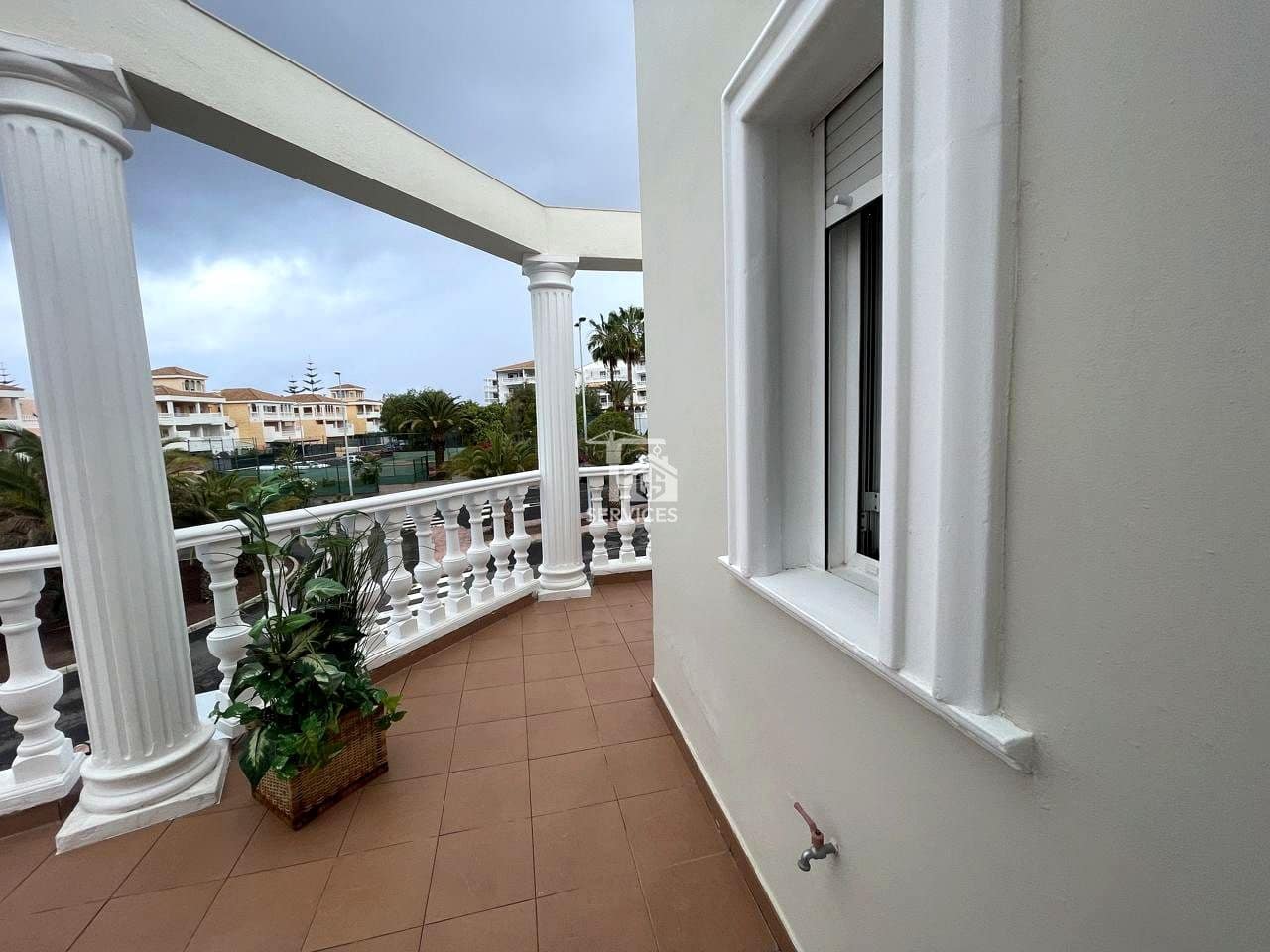 4 quarto Moradia para venda em Arona com piscina garagem - 890 000 € (Ref: 9354558)