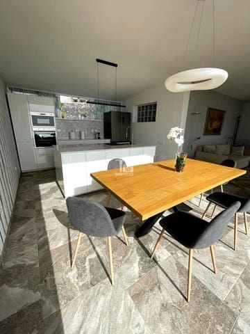 4 Zimmer Villa zu verkaufen in San Eugenio Alto, Adeje mit Garage - 750.000 € (Ref: 9354559)