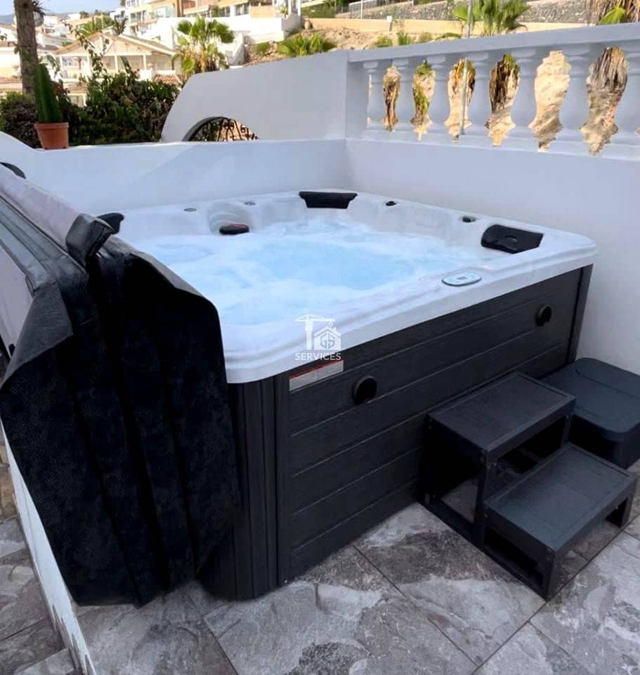 4 slaapkamer Villa te koop in Costa Adeje met garage - € 750.000 (Ref: 9354559)