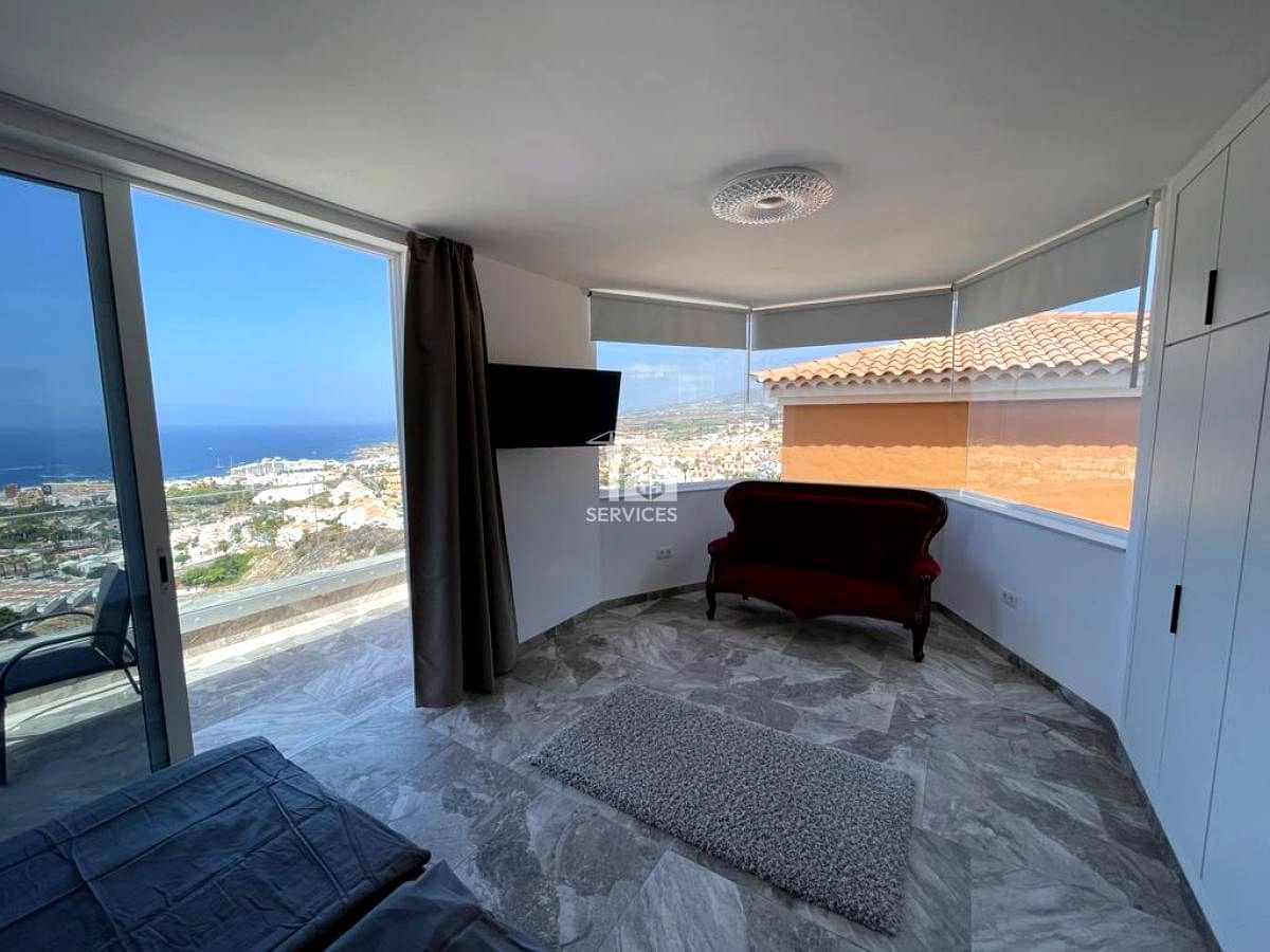 4 slaapkamer Villa te koop in Costa Adeje met garage - € 750.000 (Ref: 9354559)