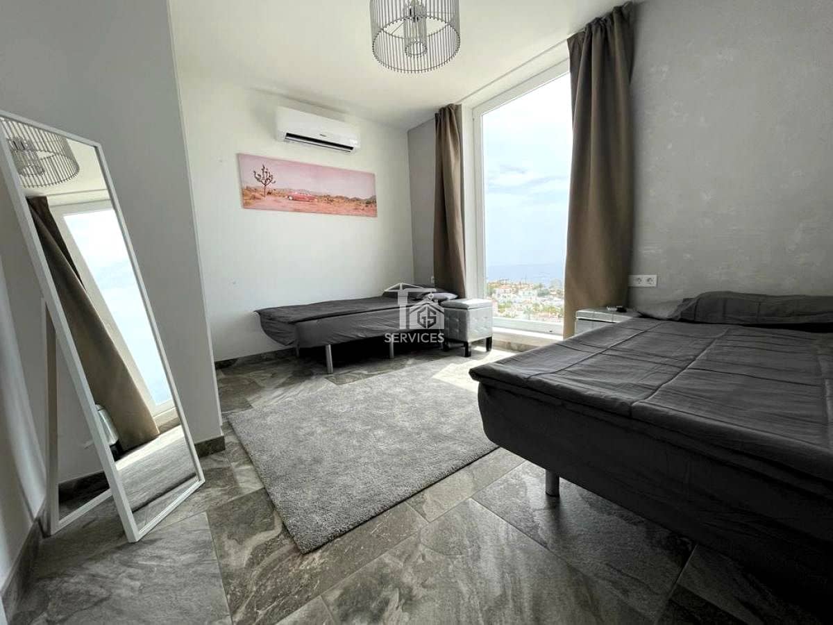 4 slaapkamer Villa te koop in Costa Adeje met garage - € 750.000 (Ref: 9354559)