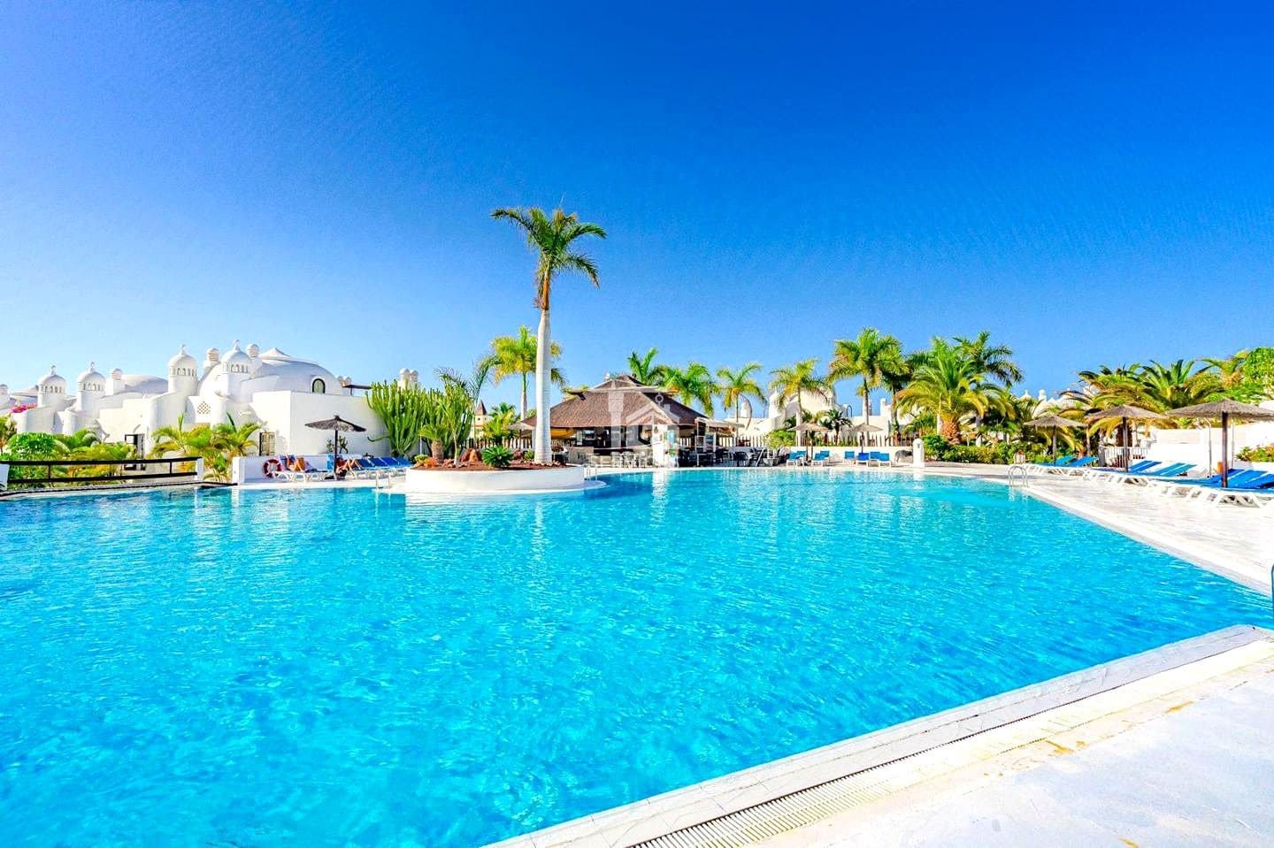 3 sovrum Lägenhet till salu i Adeje med pool garage - 425 000 € (Ref: 9354560)