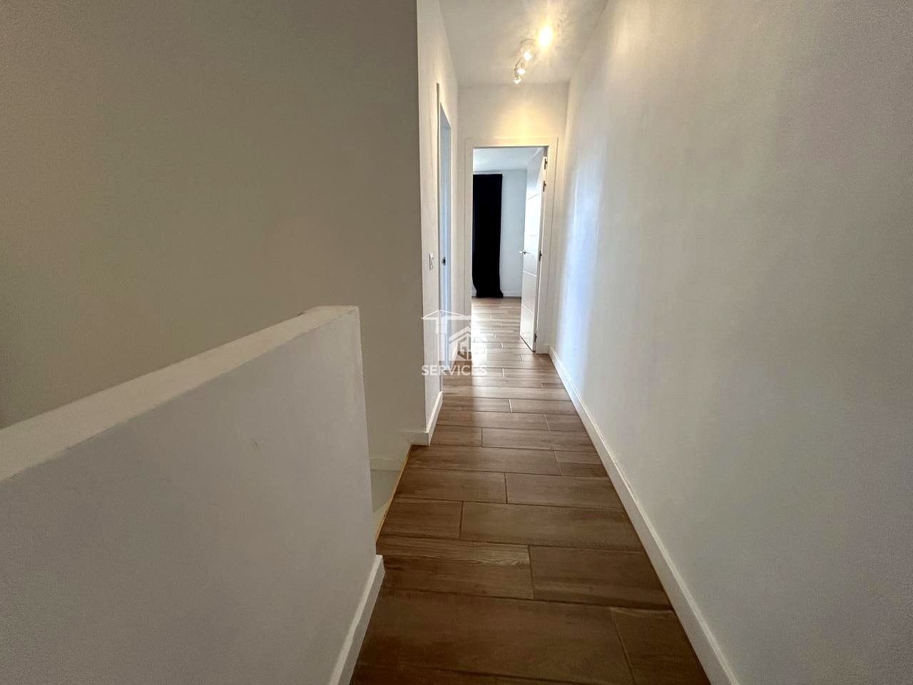 2 slaapkamer Villa te koop in Adeje met zwembad garage - € 270.000 (Ref: 9356533)