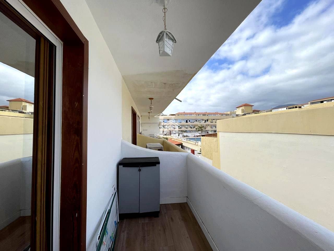 2 slaapkamer Villa te koop in Adeje met zwembad garage - € 270.000 (Ref: 9356533)