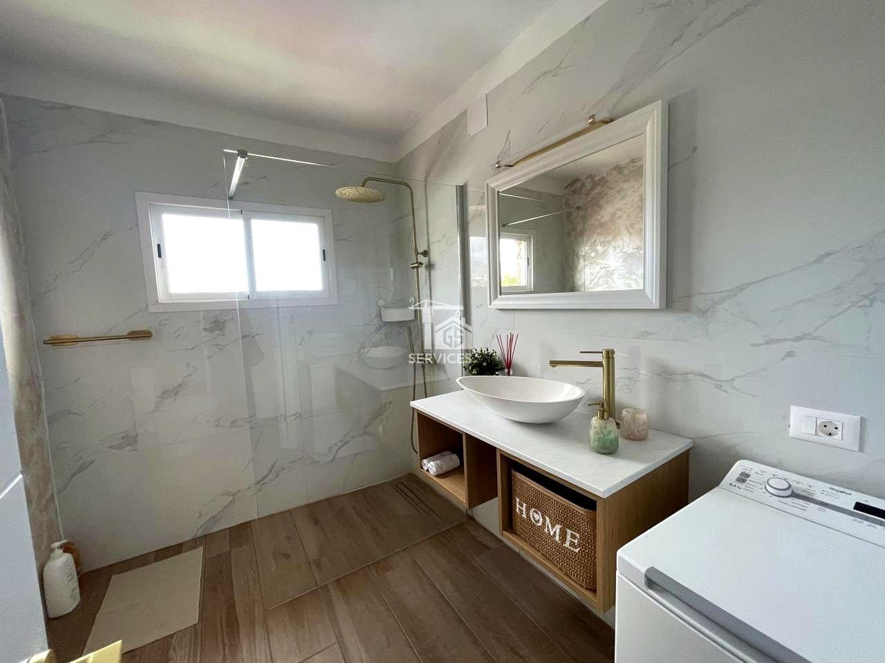 2 slaapkamer Villa te koop in Adeje met zwembad garage - € 270.000 (Ref: 9356533)