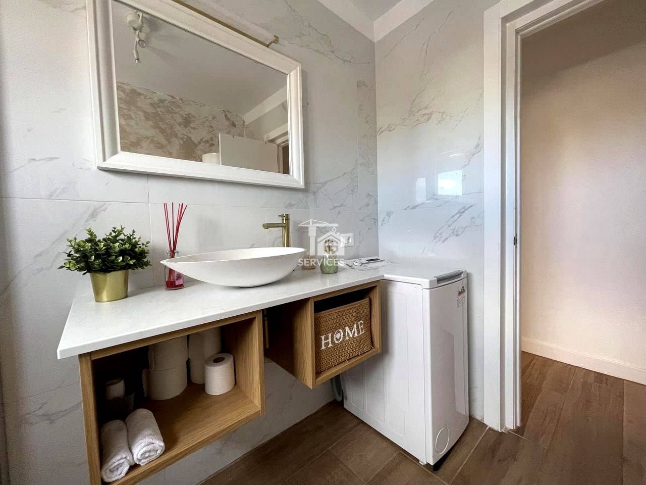 2 slaapkamer Villa te koop in Adeje met zwembad garage - € 270.000 (Ref: 9356533)