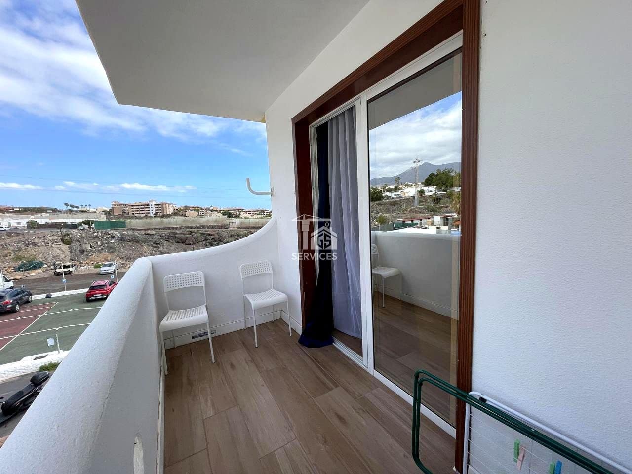 2 slaapkamer Villa te koop in Adeje met zwembad garage - € 270.000 (Ref: 9356533)