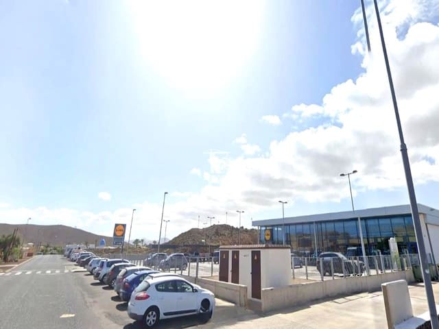 Grunde uden byggetilladelser til salg i Corralejo, La Oliva - € 4.100.000 (Ref: 9357007)