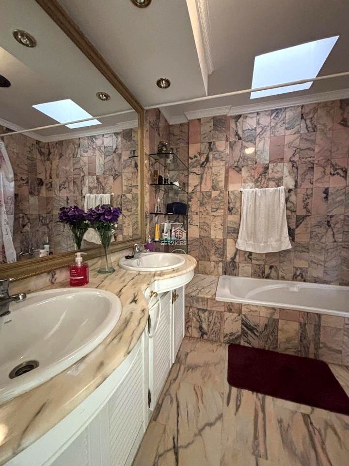 Chalet de 4 habitaciones en Arona en venta con piscina garaje - 850.000 € (Ref: 9357087)