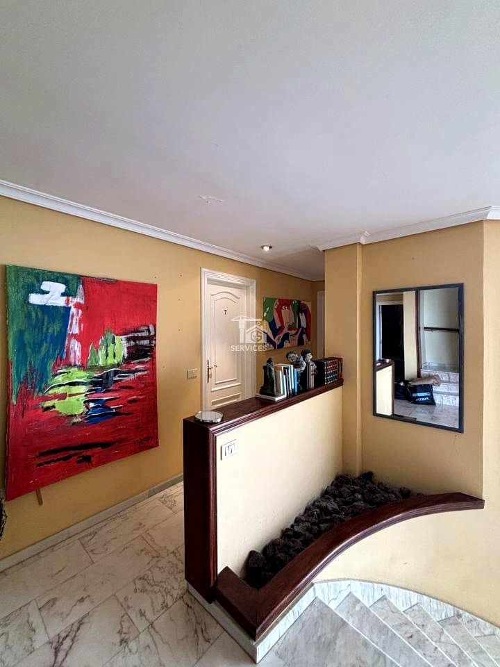 Chalet de 4 habitaciones en Arona en venta con piscina garaje - 850.000 € (Ref: 9357087)