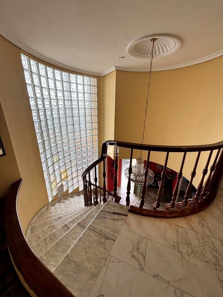 Chalet de 4 habitaciones en Arona en venta con piscina garaje - 850.000 € (Ref: 9357087)