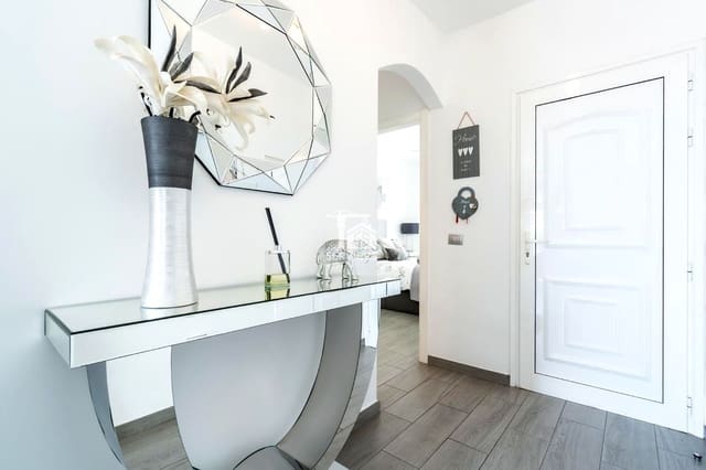 1 slaapkamer Flat te koop in Playa Fañabe, Adeje met zwembad - € 445.000 (Ref: 9363485)