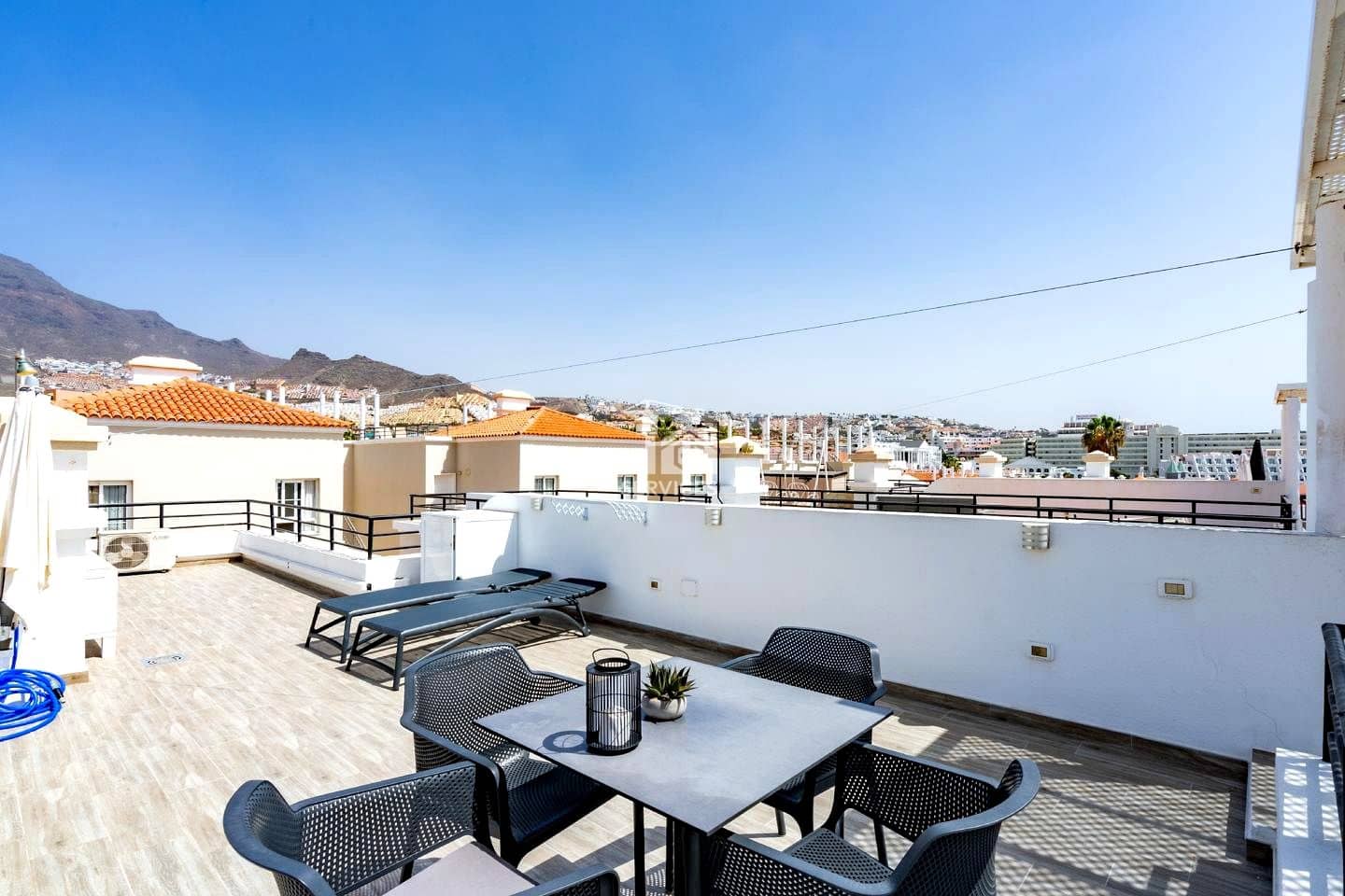 1 bedroom Flat for sale in Costa Adeje with pool - € 445,000 (Ref: 9363485)