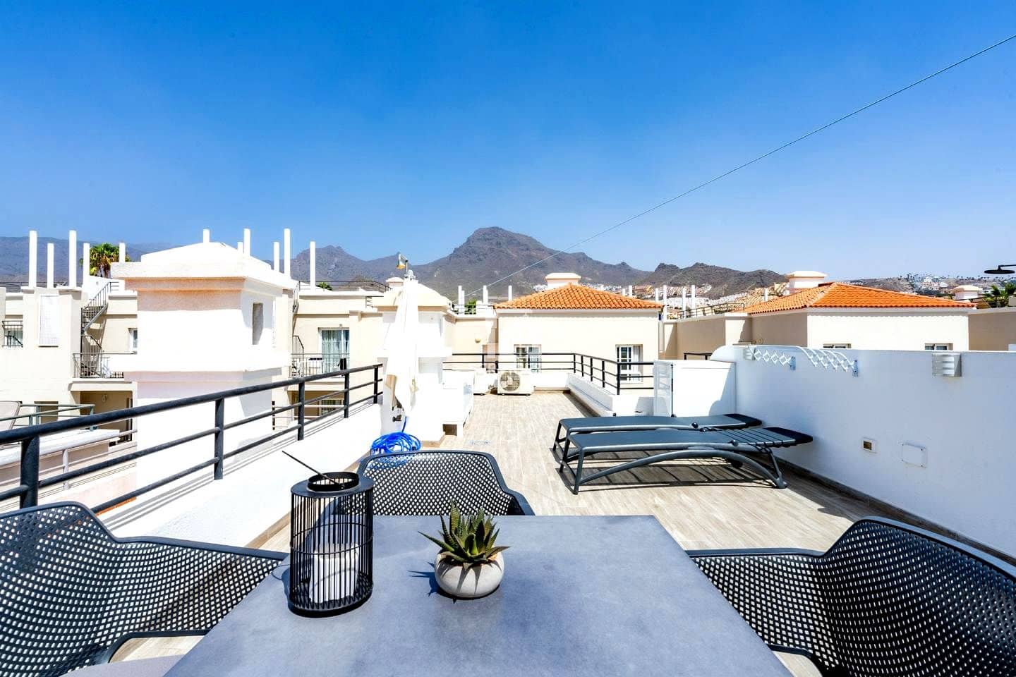 1 bedroom Flat for sale in Costa Adeje with pool - € 445,000 (Ref: 9363485)