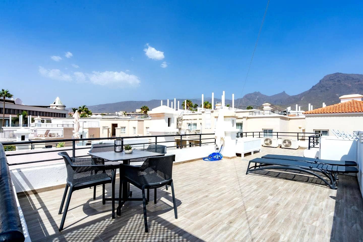 1 bedroom Flat for sale in Costa Adeje with pool - € 445,000 (Ref: 9363485)