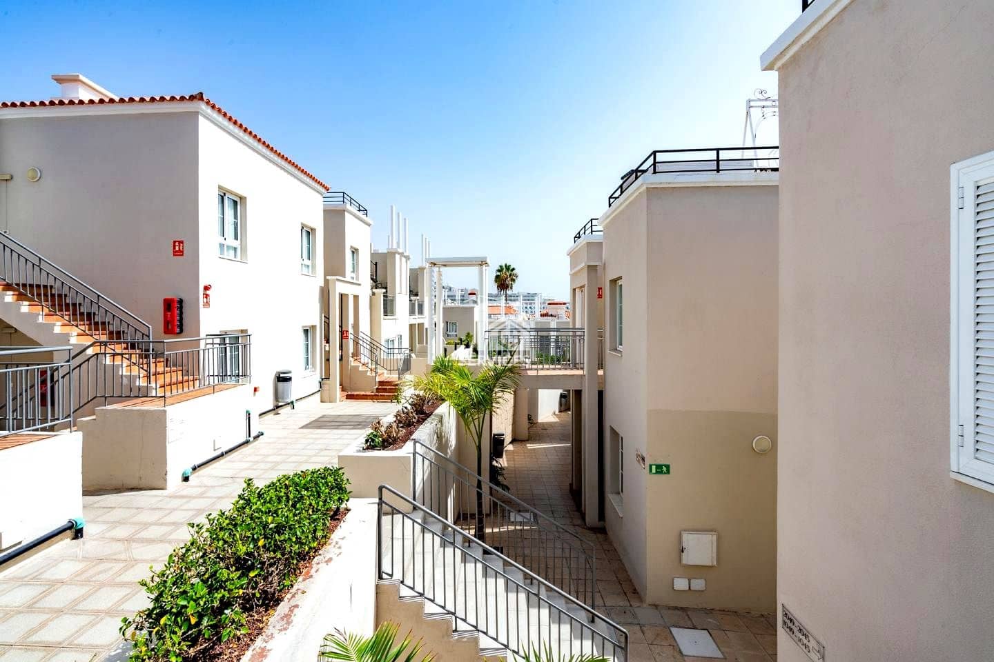 1 bedroom Flat for sale in Costa Adeje with pool - € 445,000 (Ref: 9363485)