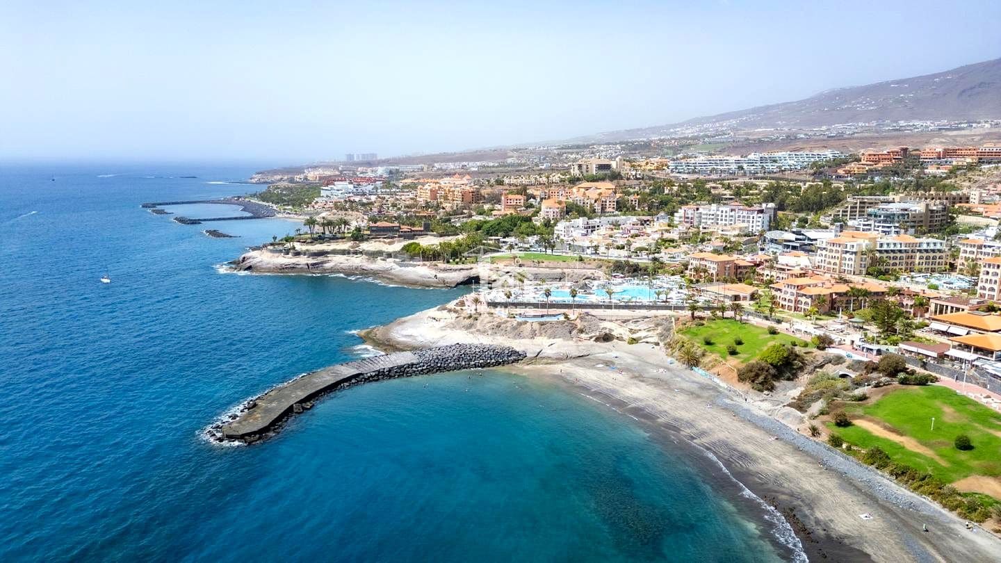 1 bedroom Flat for sale in Costa Adeje with pool - € 445,000 (Ref: 9363485)