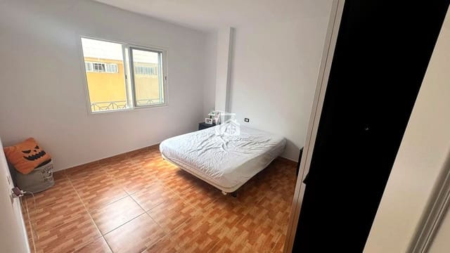 2 makuuhuone Asunto myytävänä paikassa Arona mukana 
autotalli - 275 000 € (Ref: 9383613)