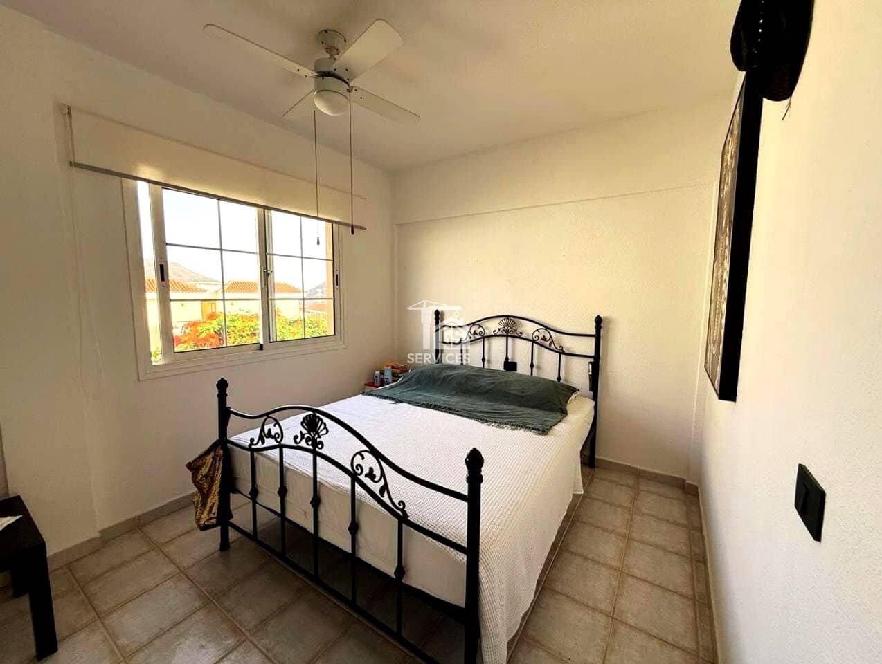 3 chambre Villa/Maison à vendre à Arona avec piscine garage - 399 000 € (Ref: 9390040)