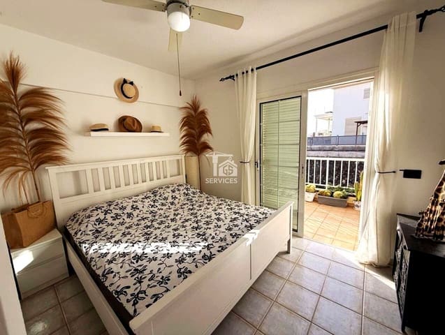 3 chambre Villa/Maison à vendre à Chayofa, Arona avec piscine garage - 399 000 € (Ref: 9390040)