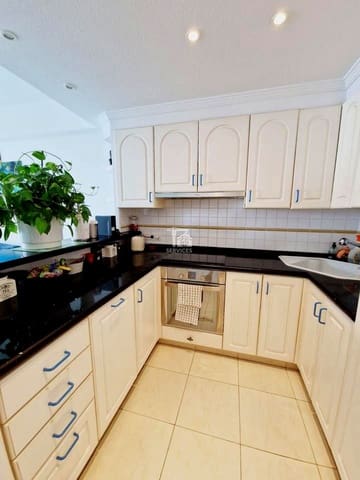 1 slaapkamer Flat te koop in San Eugenio Bajo, Adeje met zwembad garage - € 580.000 (Ref: 9390275)