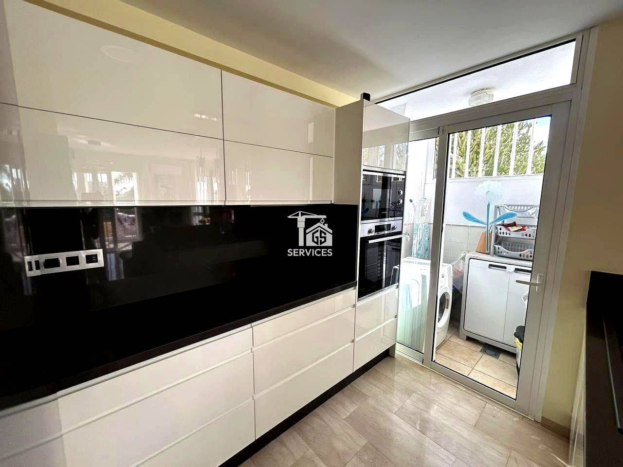 3 soverom Leilighet til salgs i Adeje med svømmebasseng garasje - € 805 000 (Ref: 9390276)