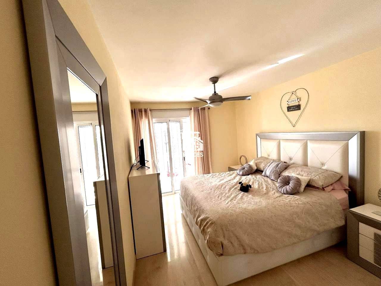 3 soverom Leilighet til salgs i Adeje med svømmebasseng garasje - € 805 000 (Ref: 9390276)