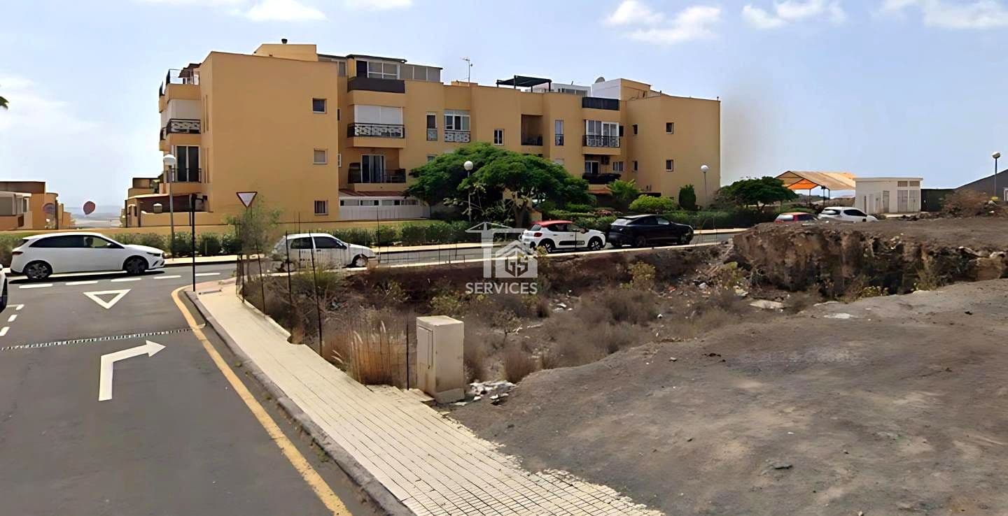 Grunde uden byggetilladelser til salg i Arona - € 95.000 (Ref: 9390277)