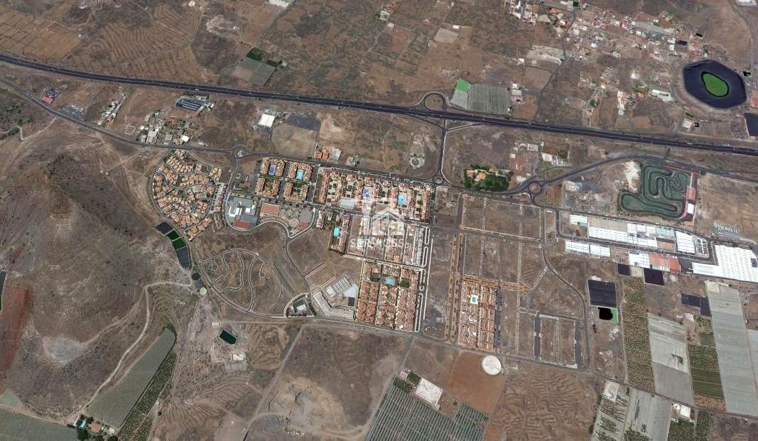 Grunde uden byggetilladelser til salg i Arona - € 95.000 (Ref: 9390277)