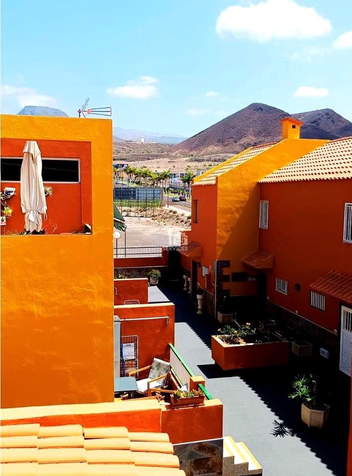 1 bedroom Flat for sale in Arona with pool garage - € 240,000 (Ref: 9390280)