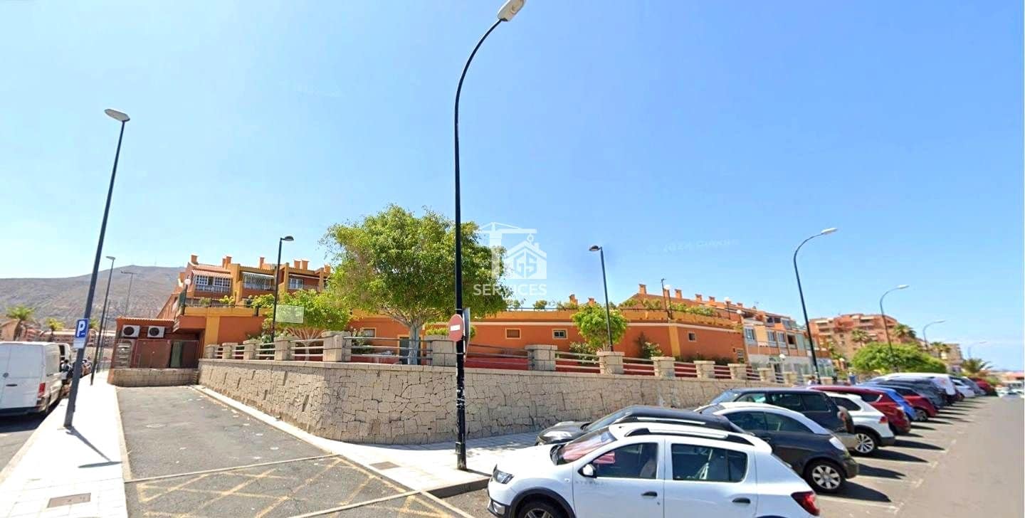 1 bedroom Flat for sale in Arona with pool garage - € 240,000 (Ref: 9390280)