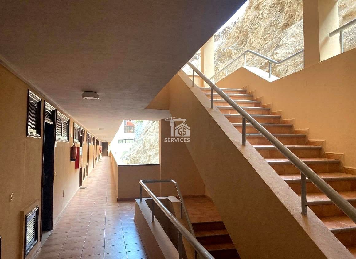 1 soverom Leilighet til salgs i Arona med garasje - € 235 000 (Ref: 9390281)