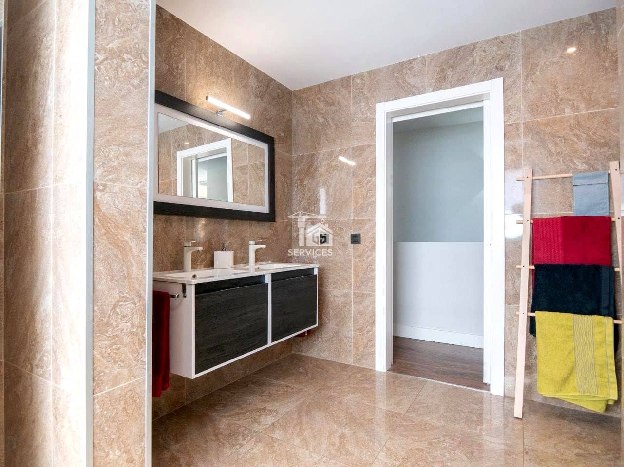 5 soveværelse Villa til salg i Adeje med garage - € 890.000 (Ref: 9397044)