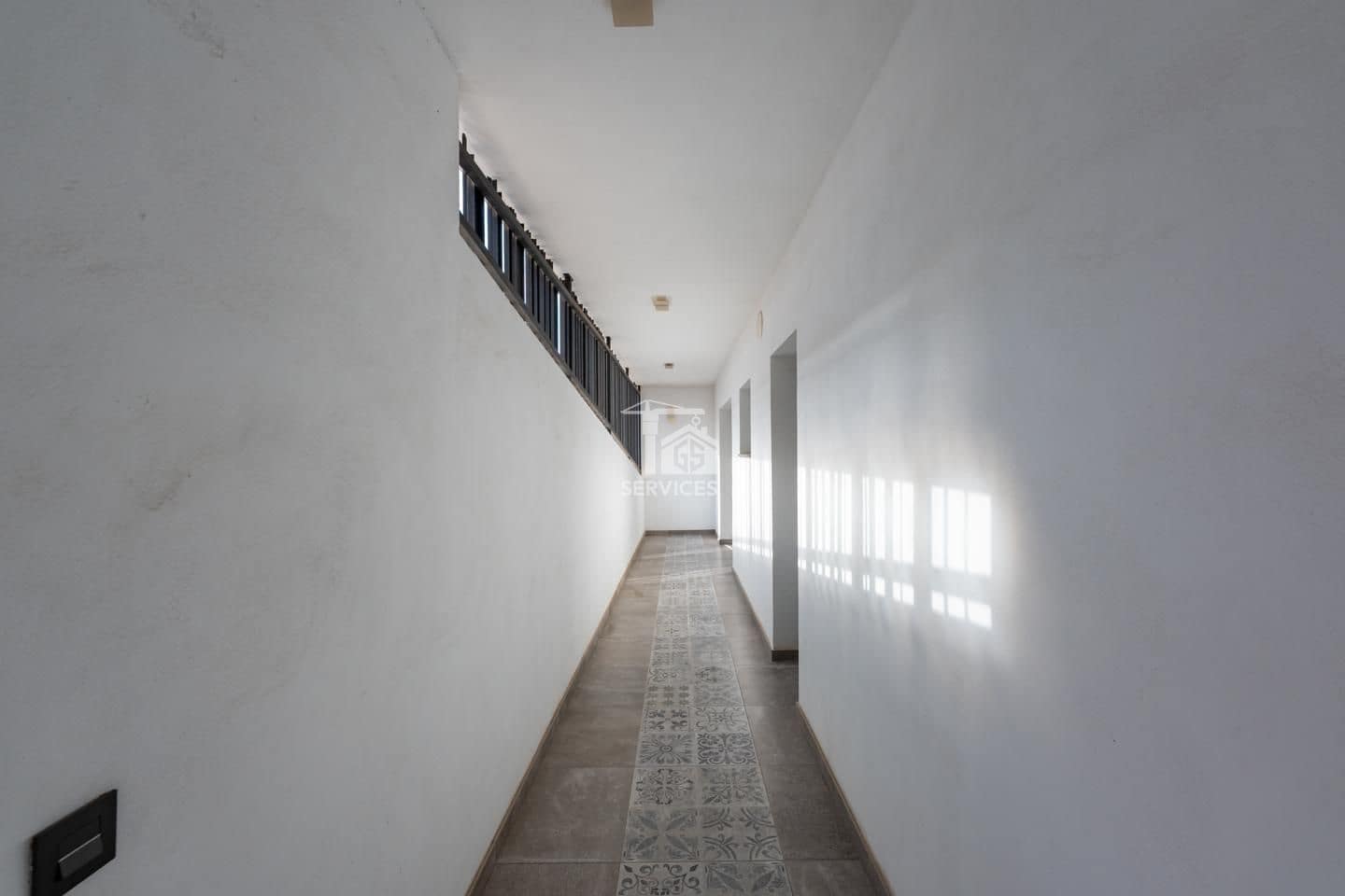 5 bedroom Villa for sale in Adeje with garage - € 890,000 (Ref: 9397044)