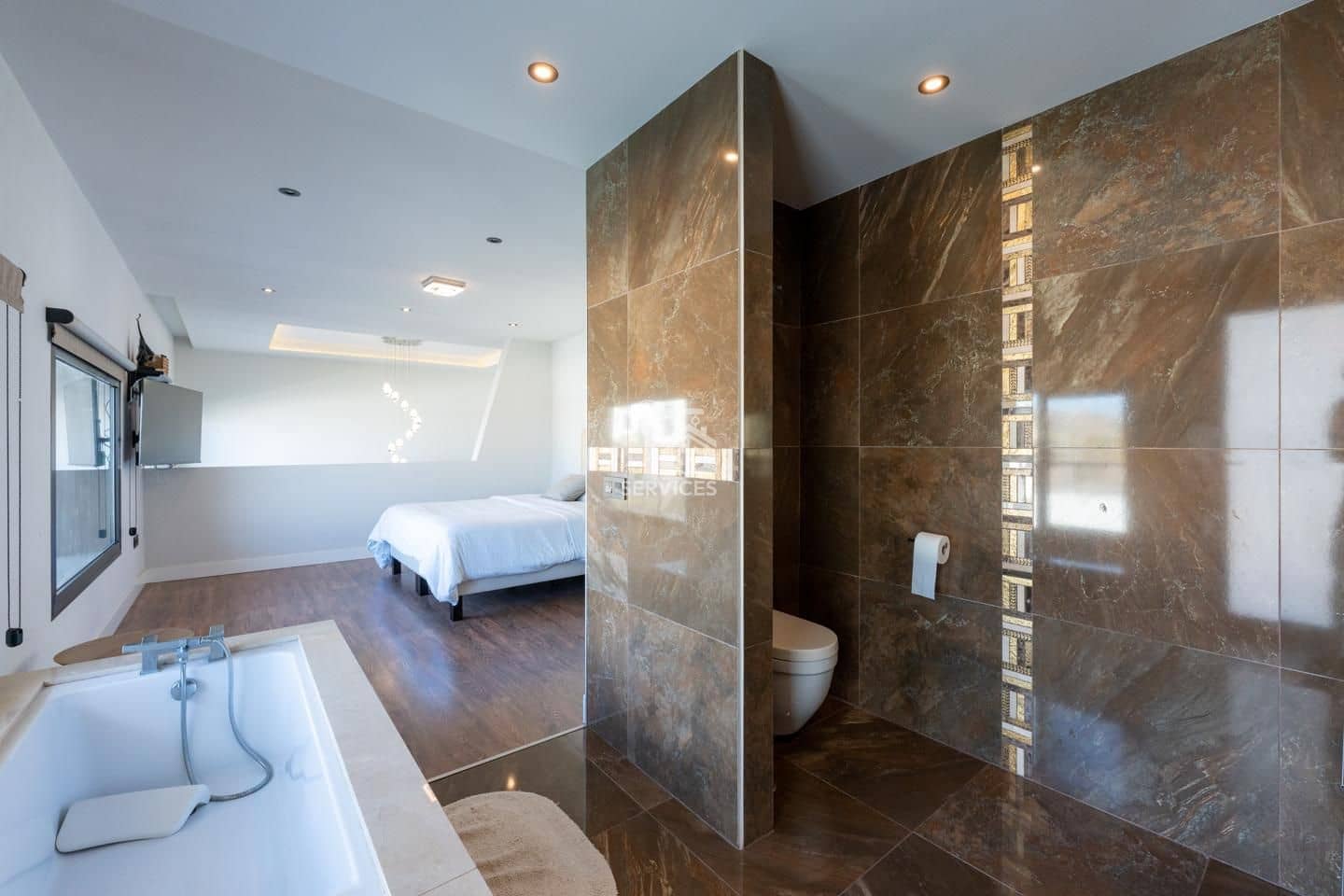 5 bedroom Villa for sale in Adeje with garage - € 890,000 (Ref: 9397044)