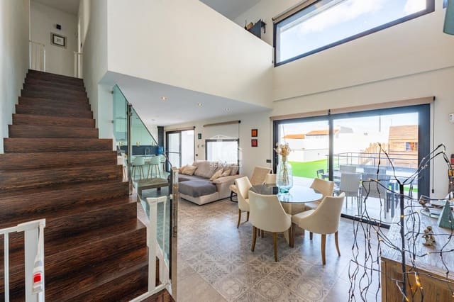 5 soveværelse Villa til salg i Armeñime, Adeje med garage - € 890.000 (Ref: 9397044)