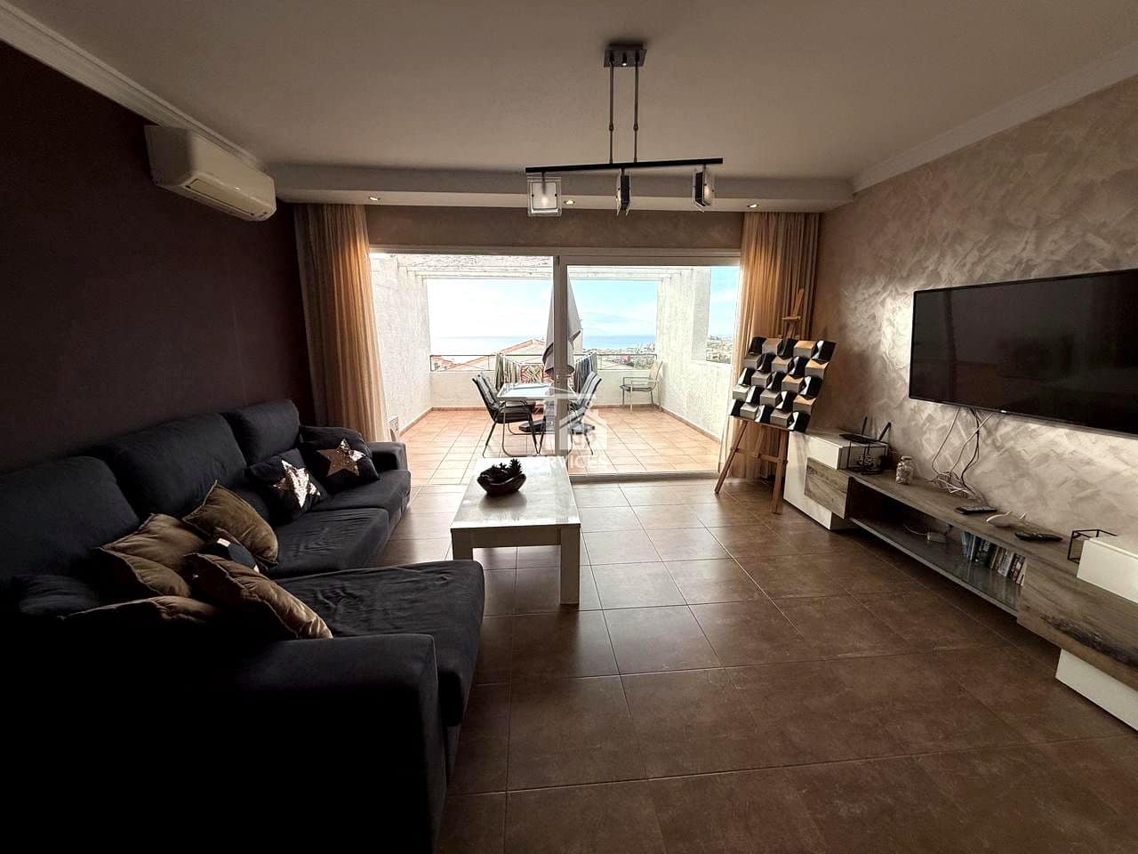 2 sovrum Lägenhet till salu i Costa Adeje med pool garage - 365 000 € (Ref: 9400208)