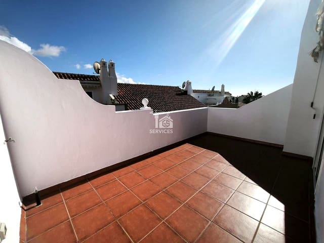 4 makuuhuone Huvila myytävänä paikassa Casco Urbano, Adeje mukana uima-altaan 
autotalli - 385 000 € (Ref: 9401316)