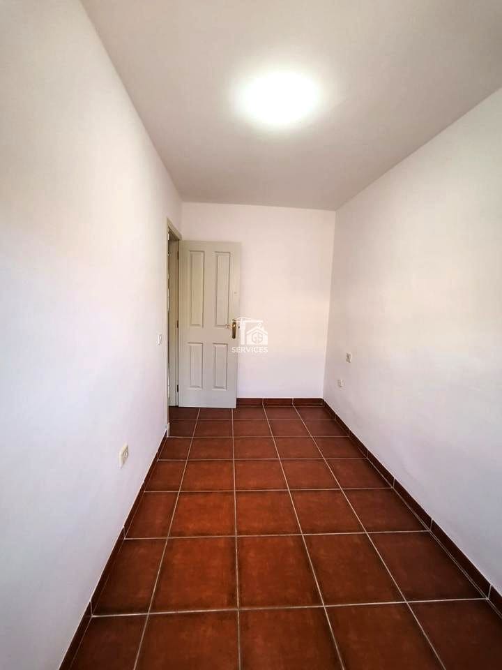 4 makuuhuone Huvila myytävänä paikassa Adeje mukana uima-altaan 
autotalli - 385 000 € (Ref: 9401316)