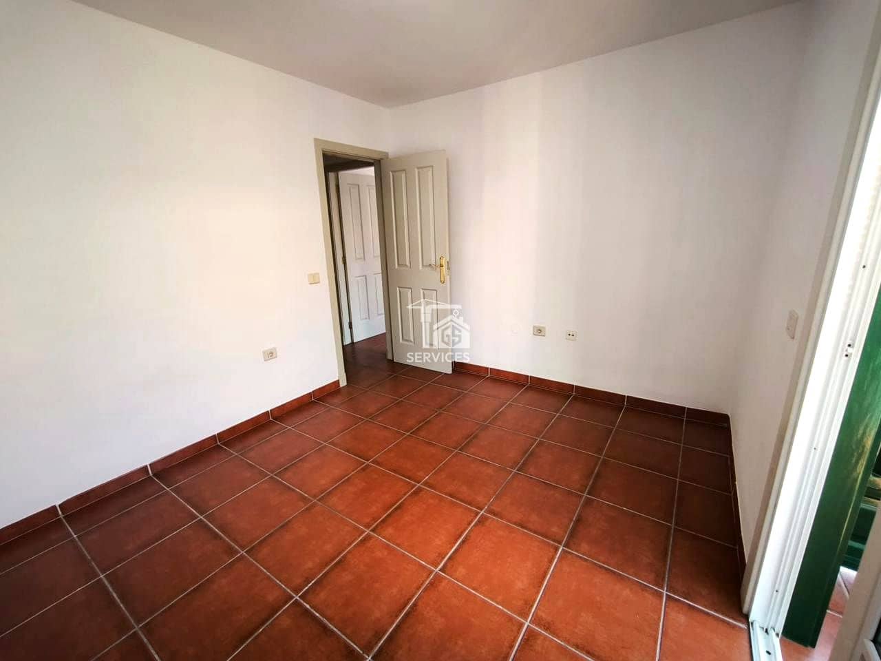 4 makuuhuone Huvila myytävänä paikassa Adeje mukana uima-altaan 
autotalli - 385 000 € (Ref: 9401316)