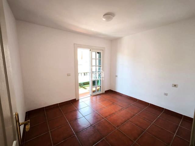 4 bedroom Villa for sale in Casco Urbano, Adeje with pool garage - € 385,000 (Ref: 9401316)