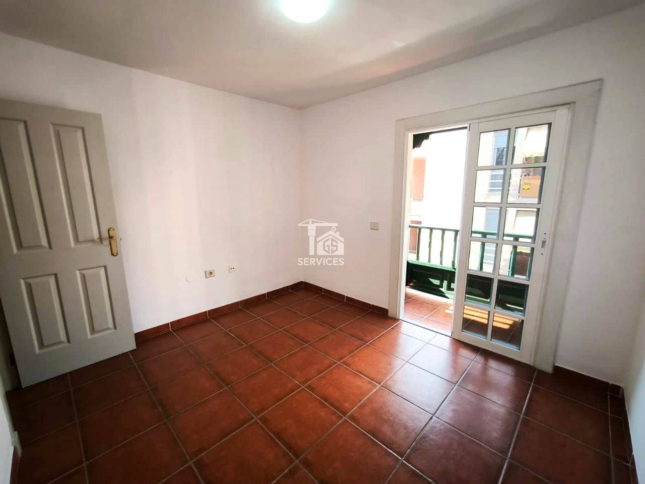 4 makuuhuone Huvila myytävänä paikassa Adeje mukana uima-altaan 
autotalli - 385 000 € (Ref: 9401316)