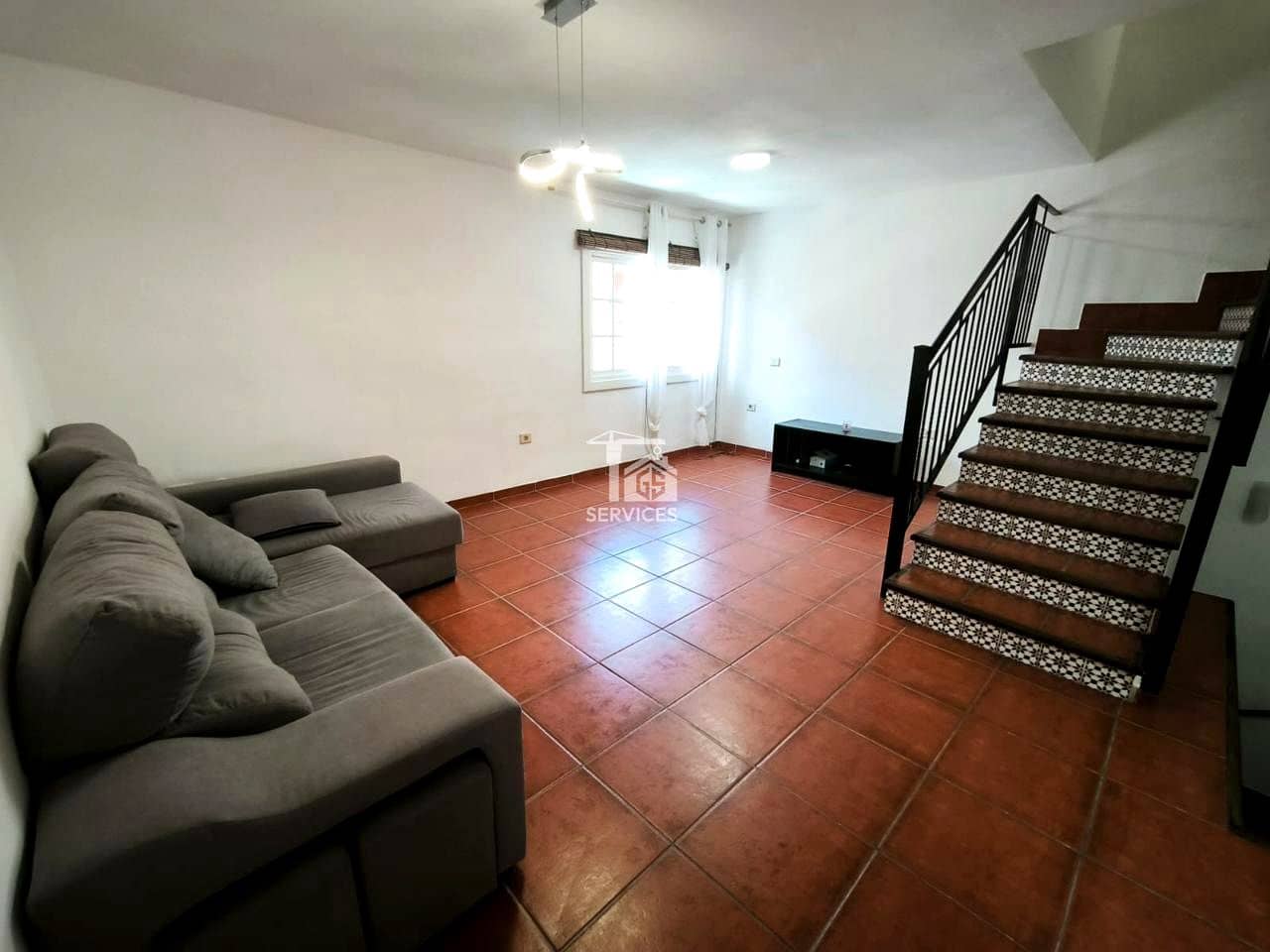 4 makuuhuone Huvila myytävänä paikassa Adeje mukana uima-altaan 
autotalli - 385 000 € (Ref: 9401316)