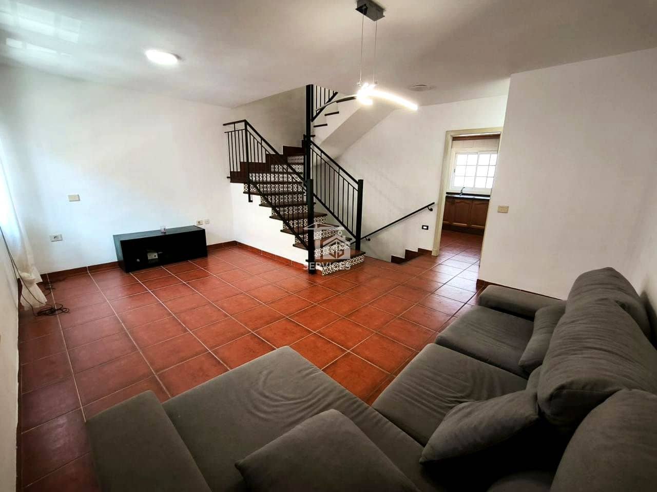 4 makuuhuone Huvila myytävänä paikassa Adeje mukana uima-altaan 
autotalli - 385 000 € (Ref: 9401316)