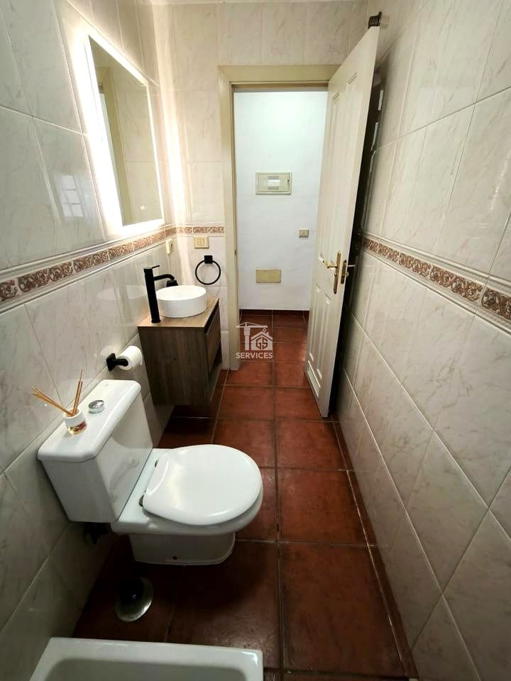 4 makuuhuone Huvila myytävänä paikassa Adeje mukana uima-altaan 
autotalli - 385 000 € (Ref: 9401316)