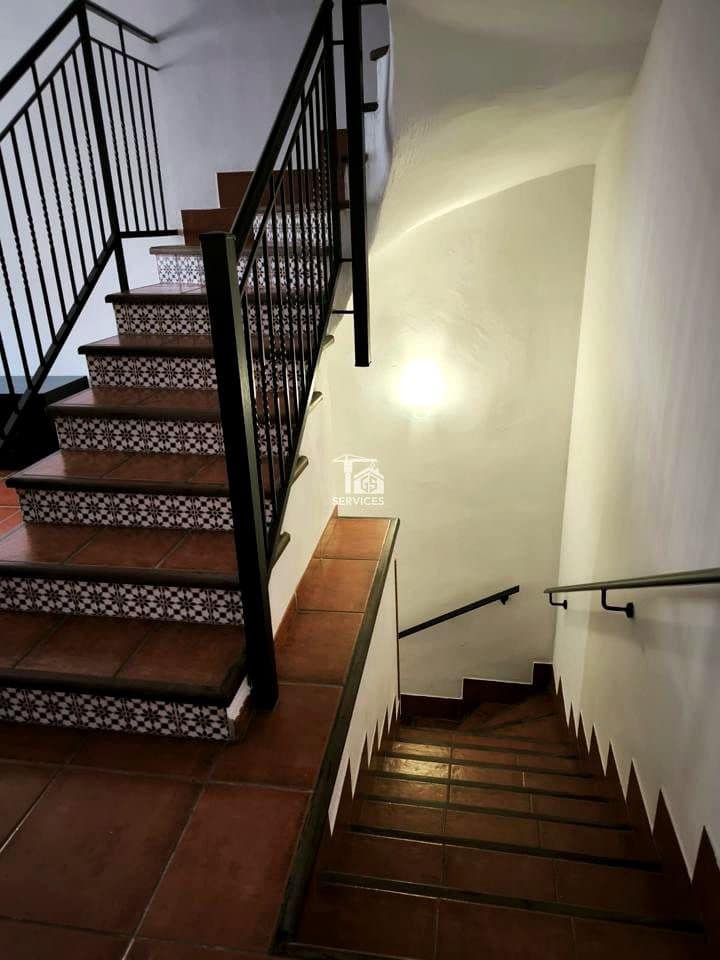 4 makuuhuone Huvila myytävänä paikassa Adeje mukana uima-altaan 
autotalli - 385 000 € (Ref: 9401316)