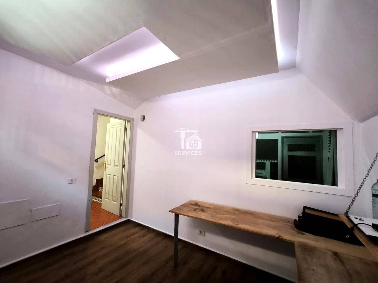 4 makuuhuone Huvila myytävänä paikassa Adeje mukana uima-altaan 
autotalli - 385 000 € (Ref: 9401316)