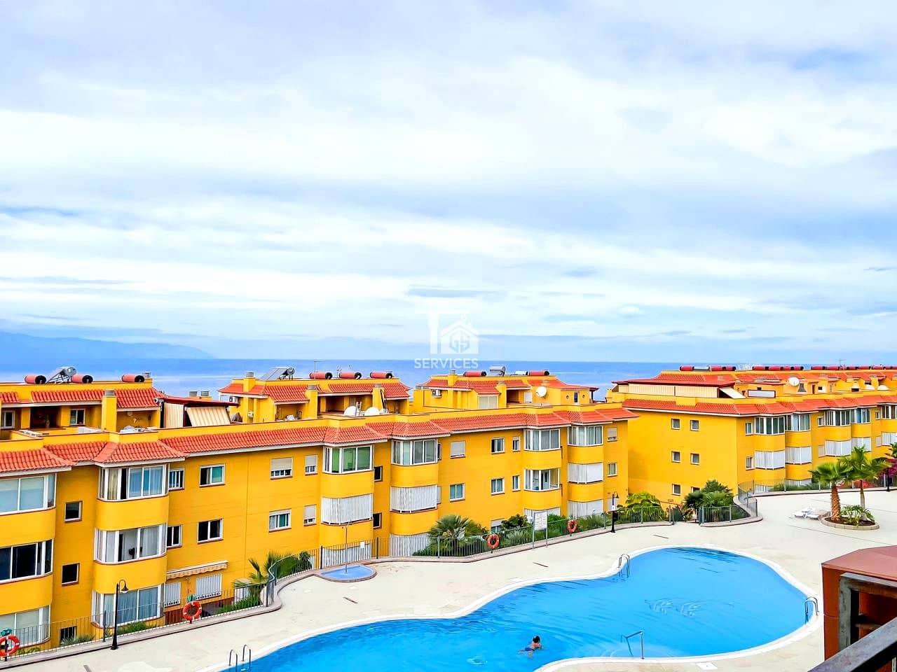 2 slaapkamer Flat te koop in Santiago del Teide met zwembad garage - € 425.000 (Ref: 9403118)