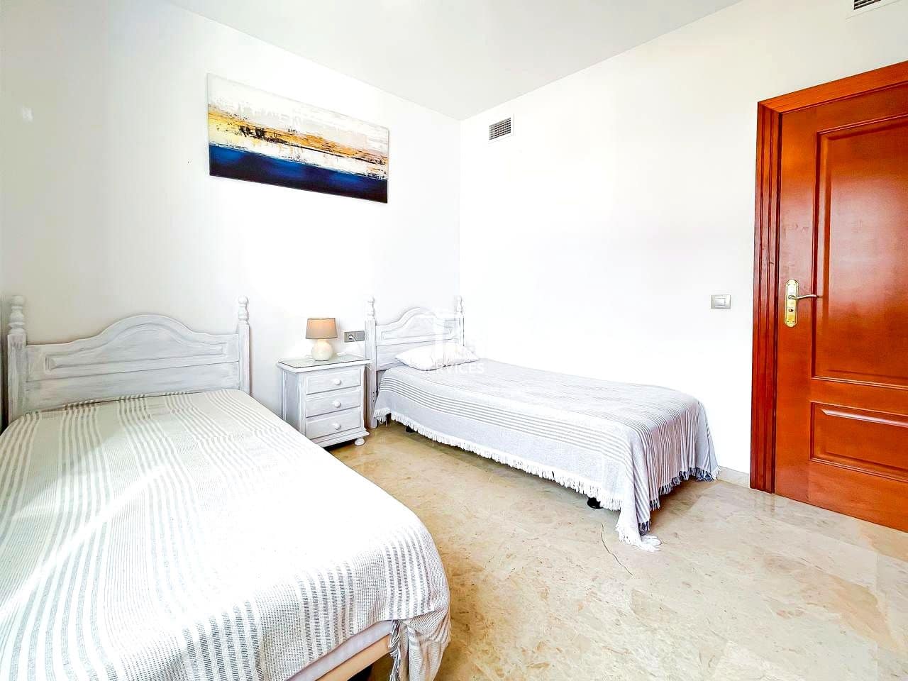 2 slaapkamer Flat te koop in Santiago del Teide met zwembad garage - € 425.000 (Ref: 9403118)