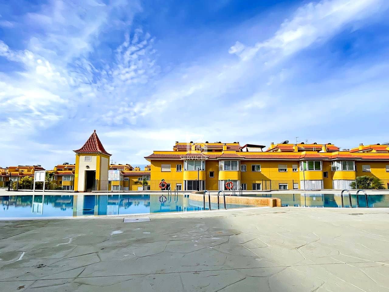 2 slaapkamer Flat te koop in Santiago del Teide met zwembad garage - € 425.000 (Ref: 9403118)